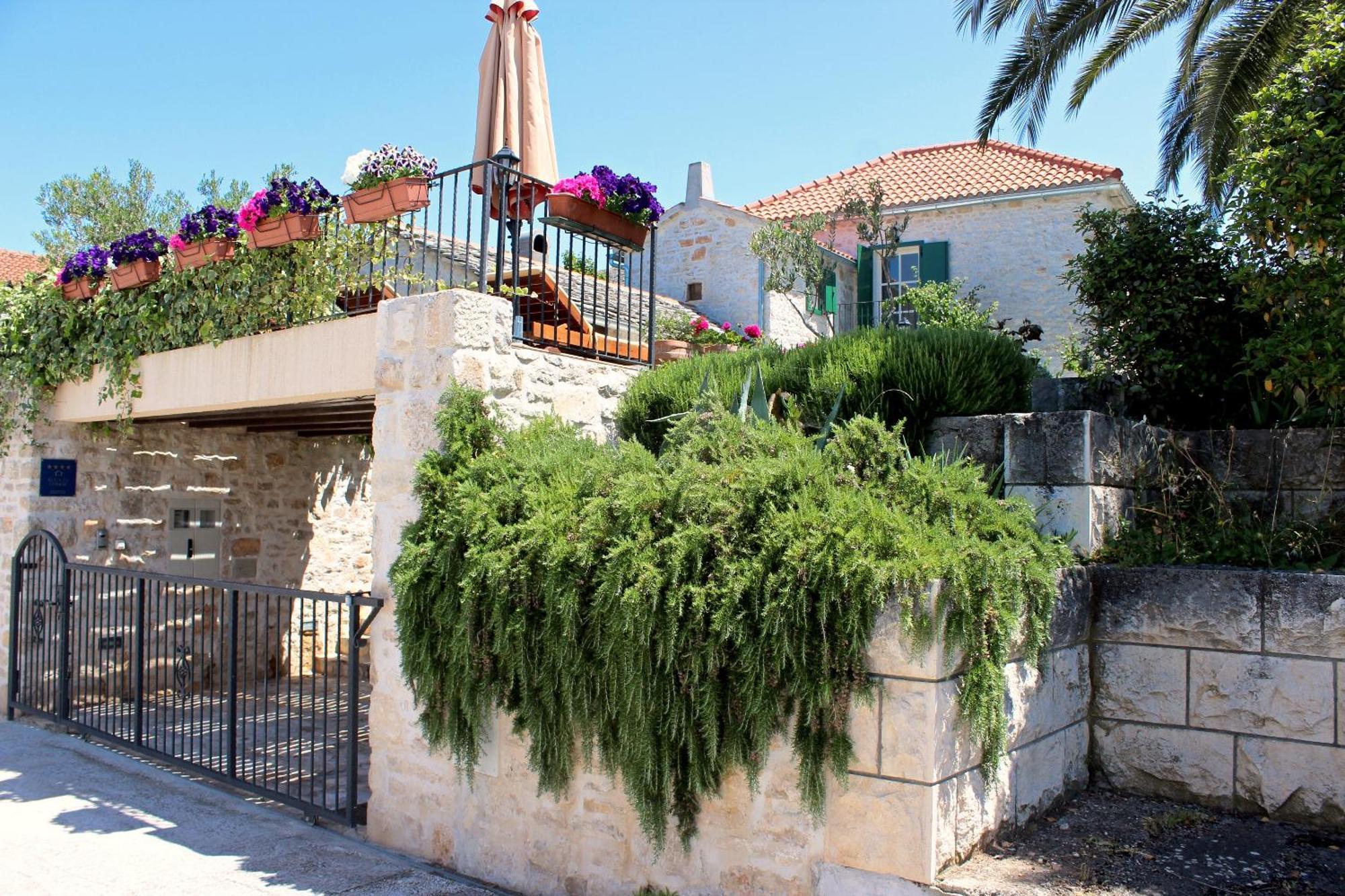 Villa Maruka Supetar Exterior photo